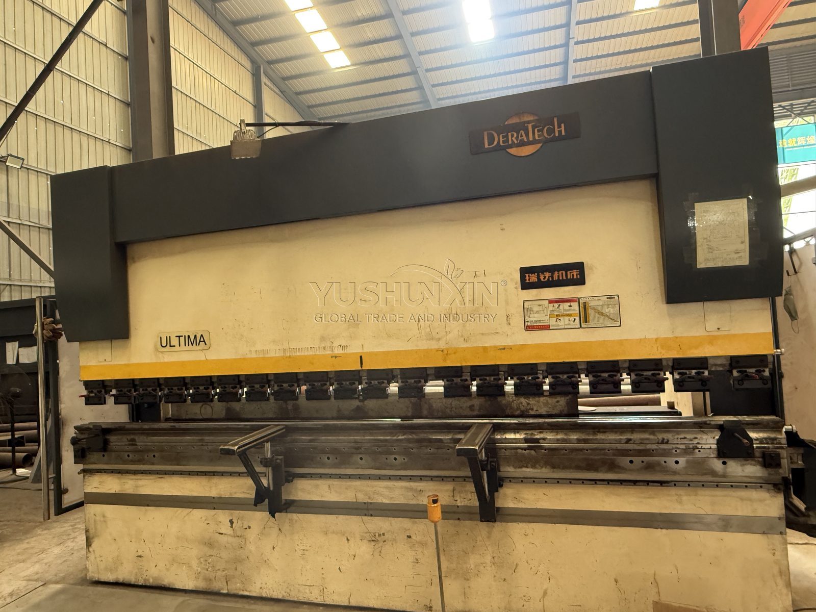 Forming and folding section