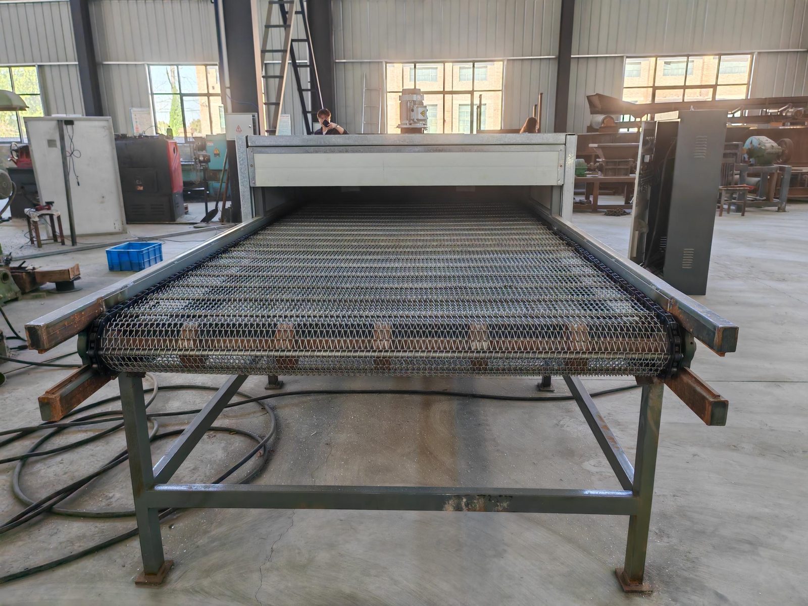 Glass removal machine in the YUSHUNXIN works